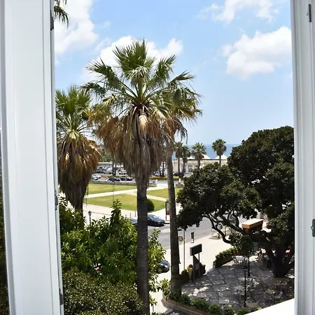 Estoril, Amazing Studio Next To Tamariz Beach Estoril