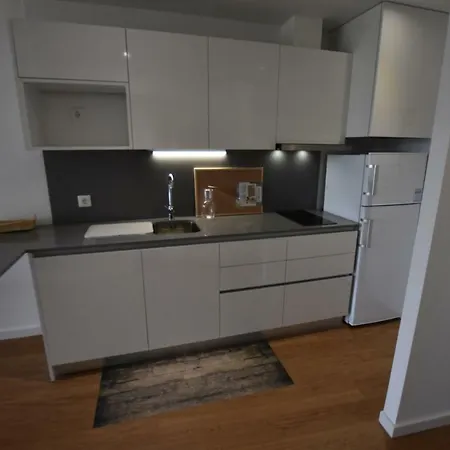 Estoril, Amazing Studio Next To Tamariz Beach Daire