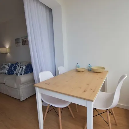 Estoril, Amazing Studio Next To Tamariz Beach Daire *