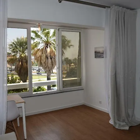 Estoril, Amazing Studio Next To Tamariz Beach Daire *